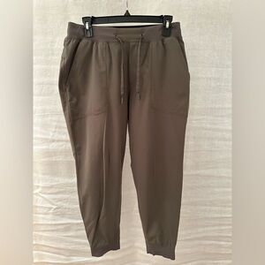 Lululemon ABC Pace Breakers Army Green Size Small Short